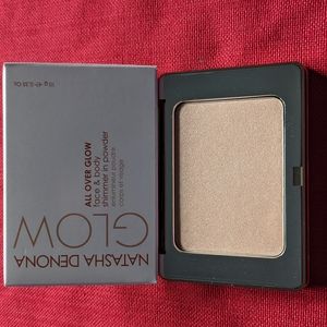 Natasha Denona All over glow powder in Light